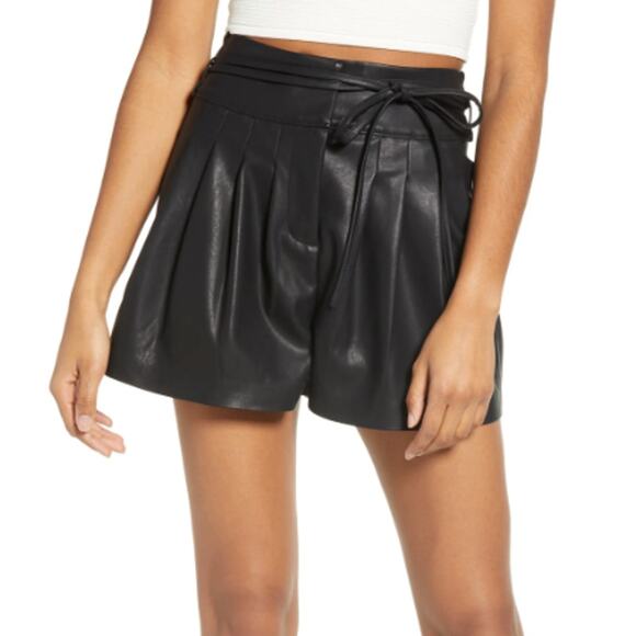 BLANKNYC Black Faux Leather Wide Leg Shorts SIZE 31 Paperbag High Waist NEW - Picture 1 of 7